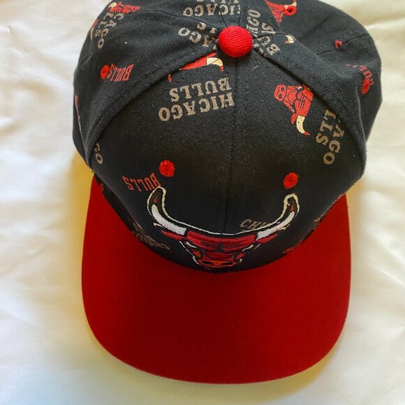 The Classics Chicago Bulls NBA Basketball Champions Hat Cap Black & Red Vintage - Picture 5 of 5